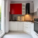 Guesthost - Charming 3-story Lakefront ليرنا