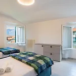 شقة Guesthost - Charming 3-story Lakefront *