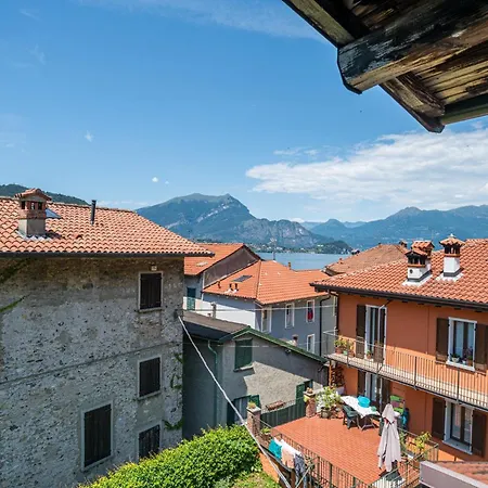 Daire Guesthost - Charming 3-story Lakefront