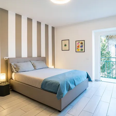 Guesthost - Charming 3-story Lakefront شقة *